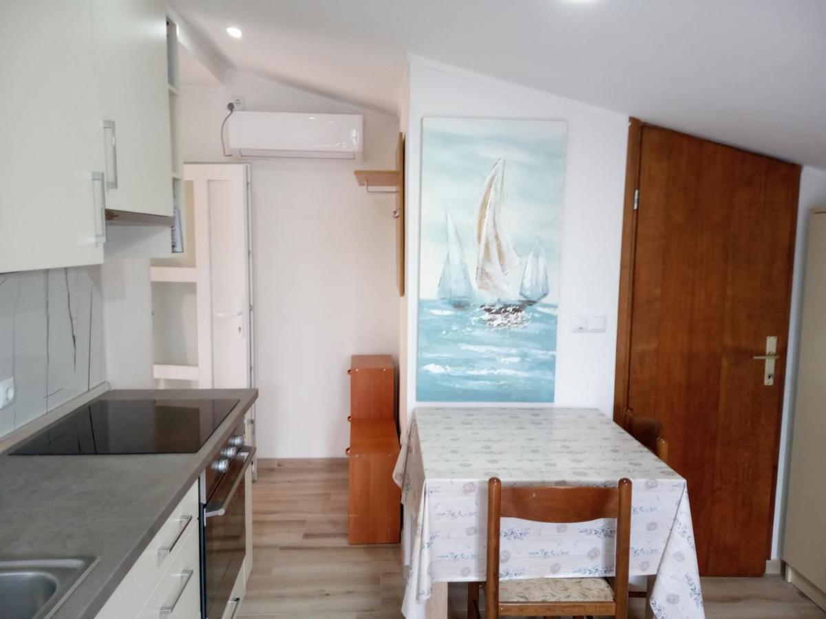 Apartmani Danijela 로파르 외부 사진