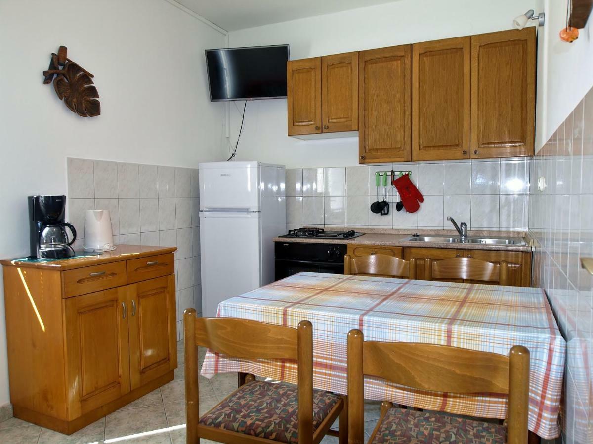 Apartmani Danijela 로파르 외부 사진