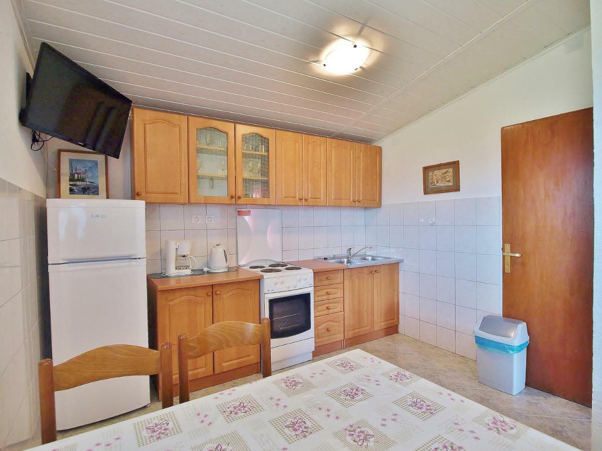 Apartmani Danijela 로파르 외부 사진
