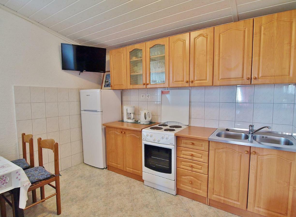 Apartmani Danijela 로파르 외부 사진